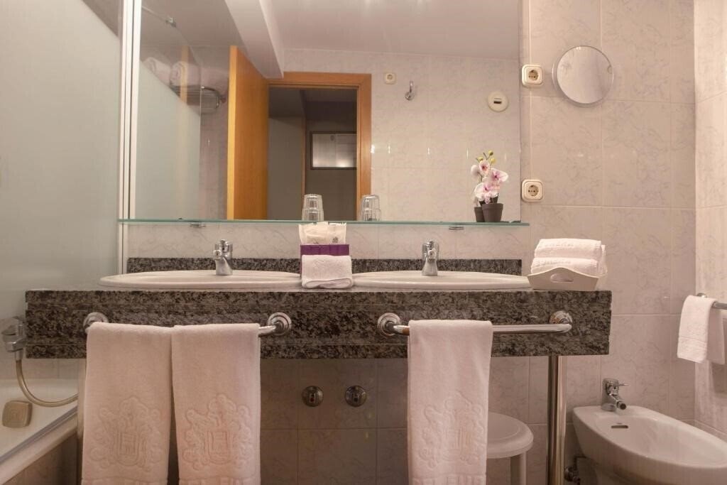 Зображення Eureka 4*