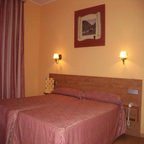 Картинка Somriu Segle XX 3*