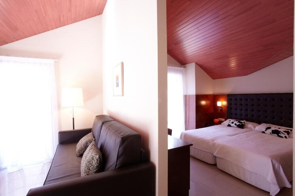 Отель Boston 4*