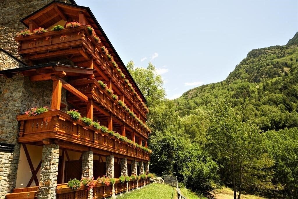 Готель Xalet Bringue Hotel & SPA 4*