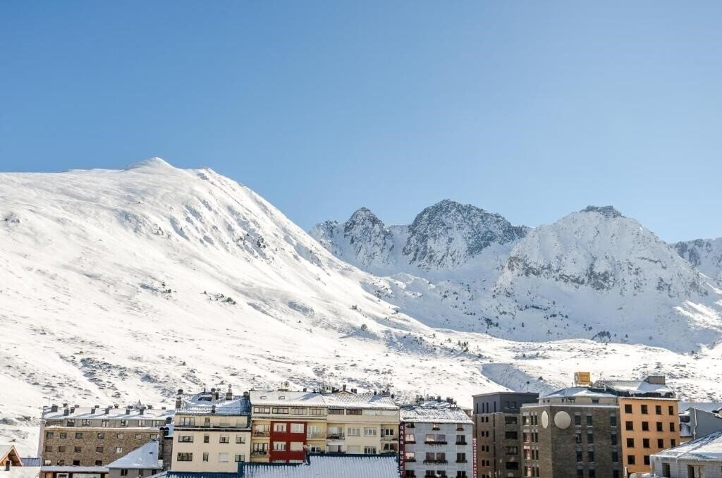 Картинка Cal Ruiz 3*