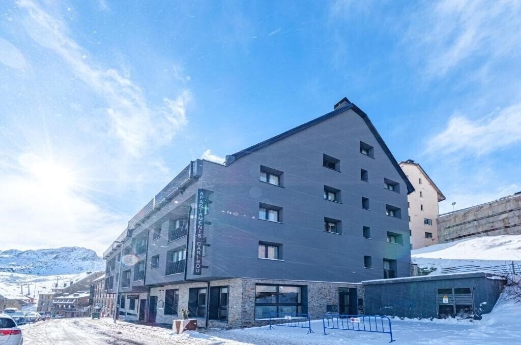 Готель Apartamentos Caribou 2*