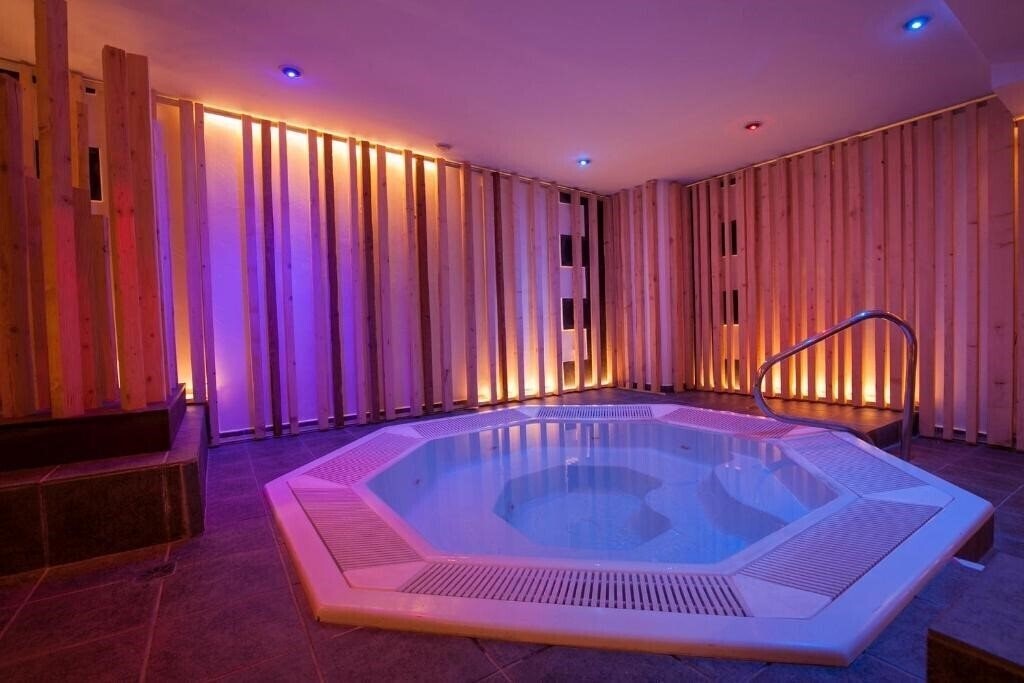 Картинка Piolets Soldeu Centre 4*