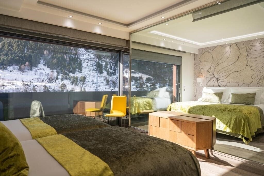 Отель The Mirror & SPA by Elegant Residences 4*