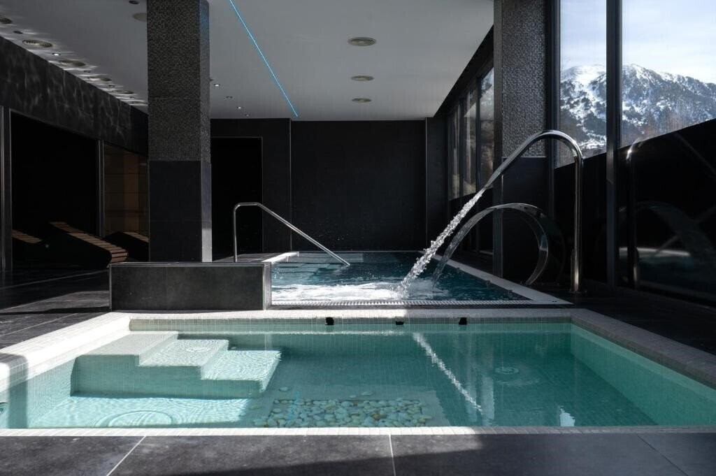 Фото The Mirror & SPA by Elegant Residences 4*