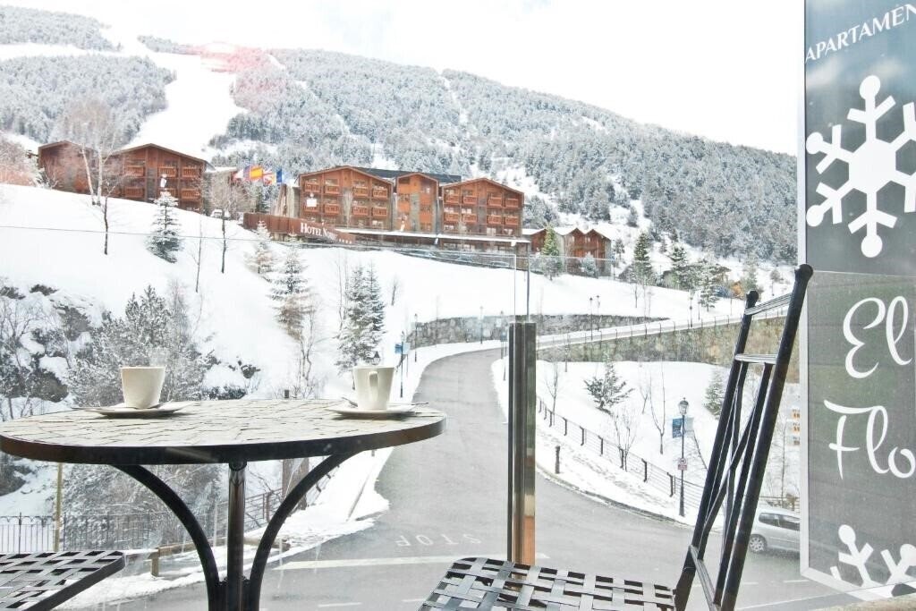 Готель El Floc Apartaments 3*