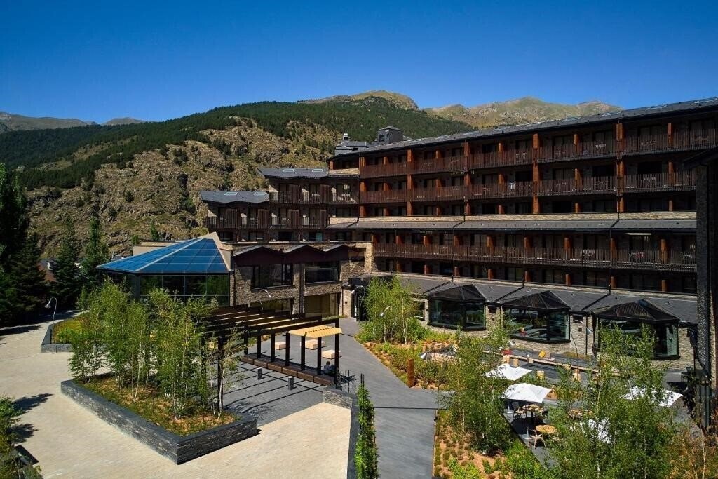 Готель Piolets Park & SPA 4*
