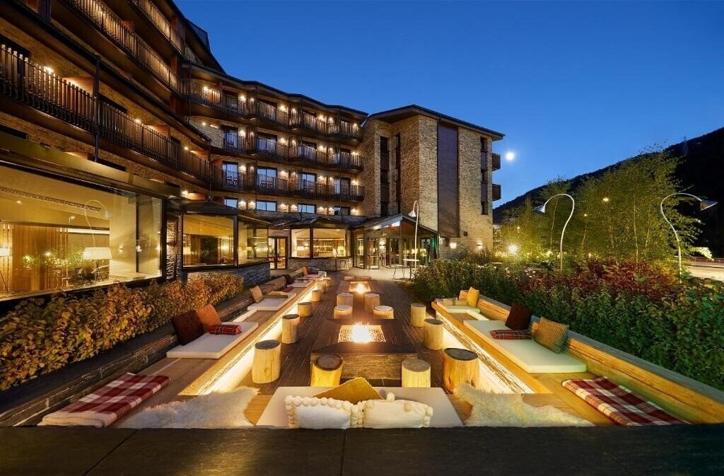 Фото Piolets Park & SPA 4*
