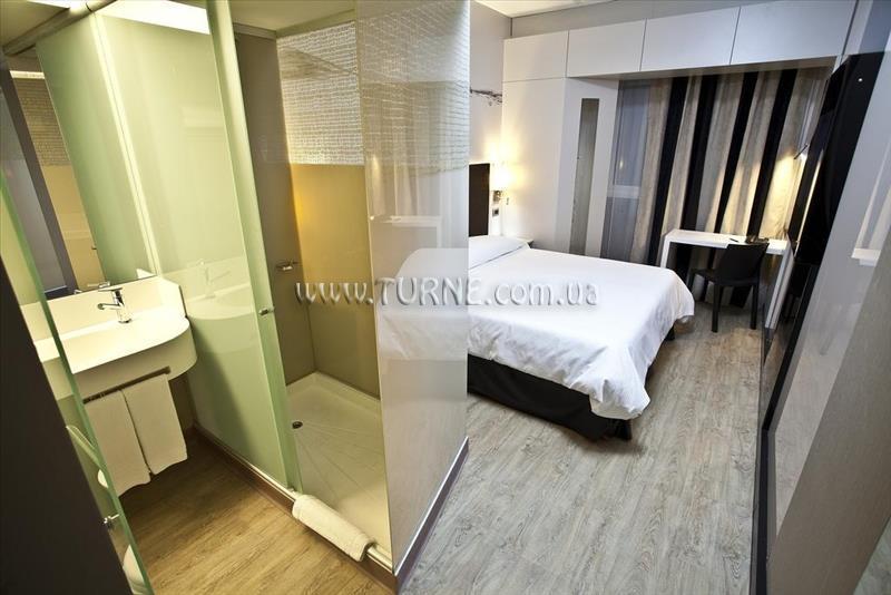 Фото Two Hotel 3*