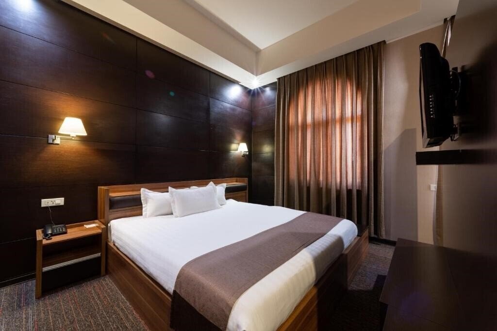 Фото Bass Hotel 4*