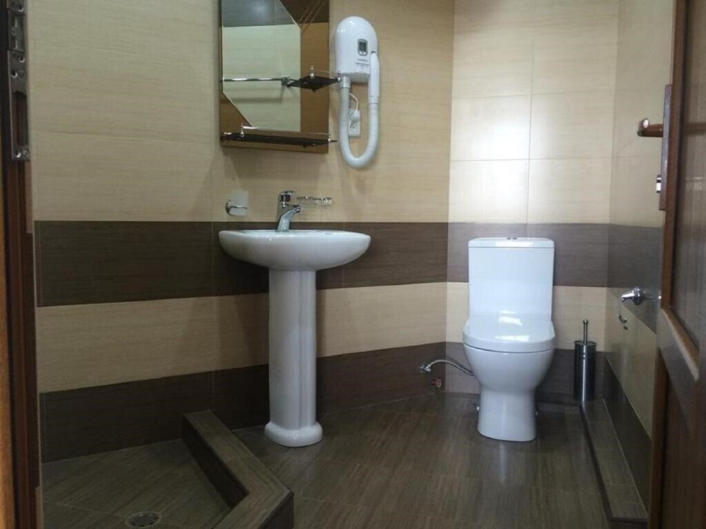 Фотографія Capital Hotel 3*