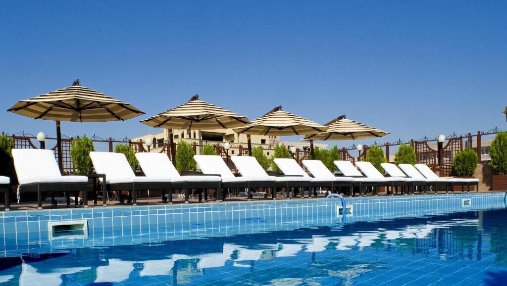 Фотография Golden Tulip Hotel Yerevan 5*