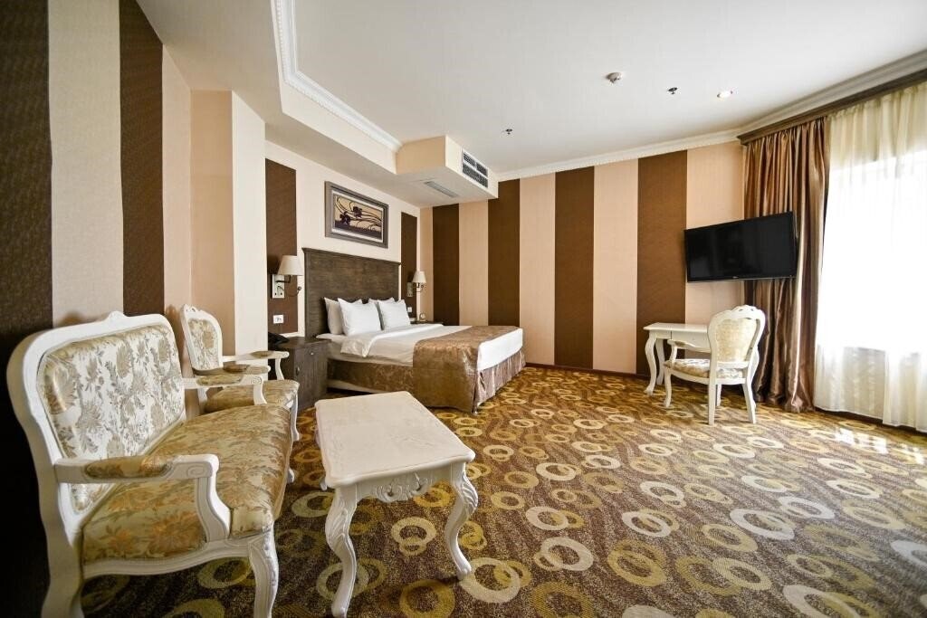 Фото Imperial Hotel Palace 4*