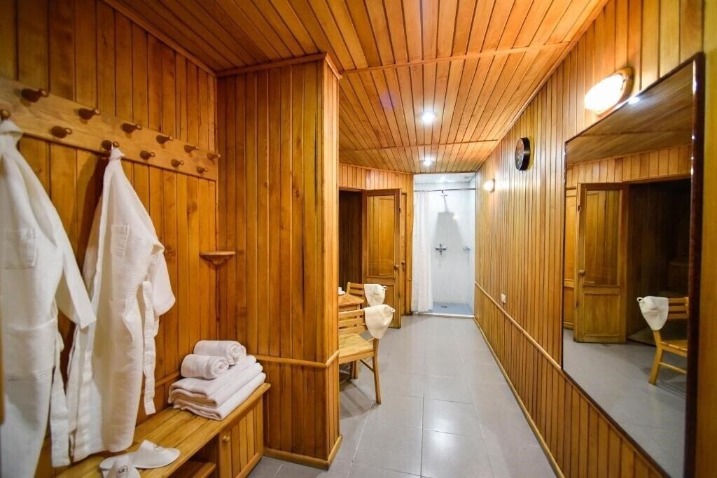 Фото Metropol Hotel Yerevan 4*