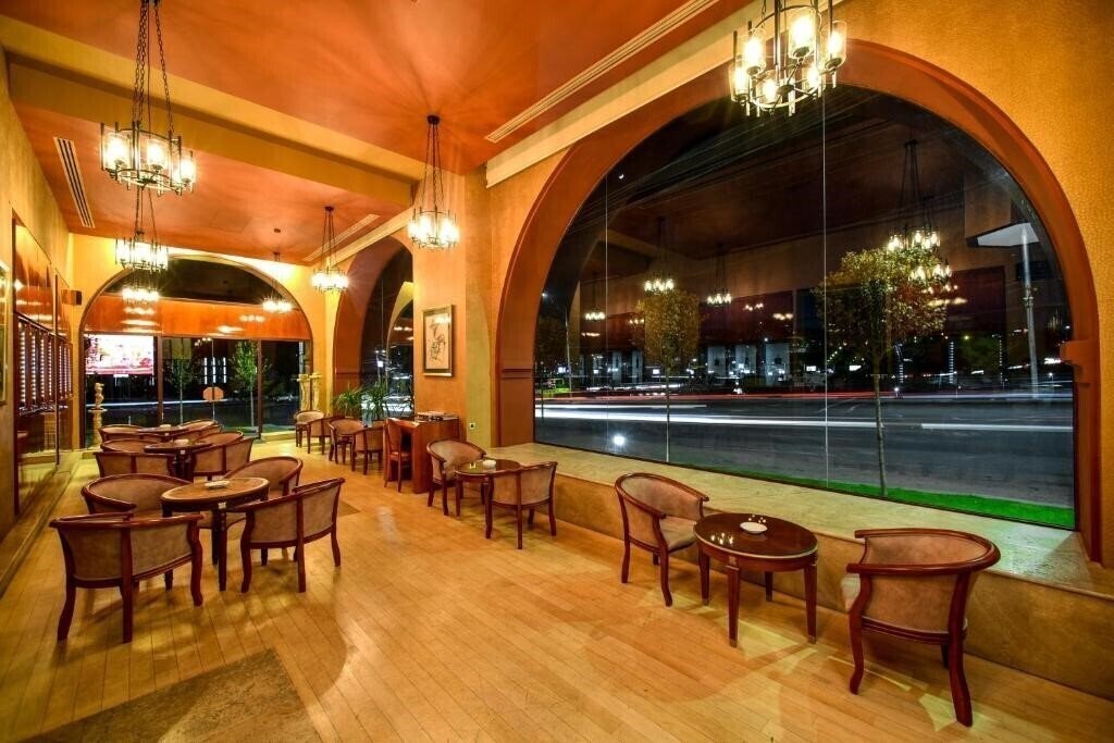 Фотографія Metropol Hotel Yerevan 4*