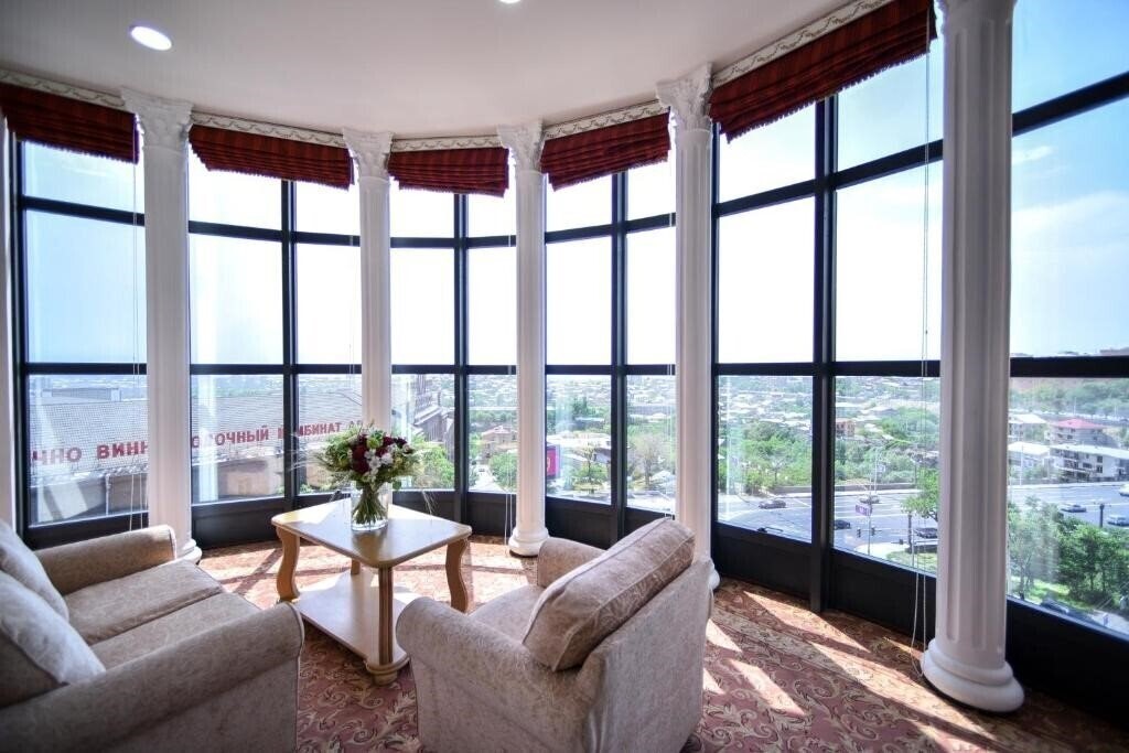 Фотография Metropol Hotel Yerevan 4*