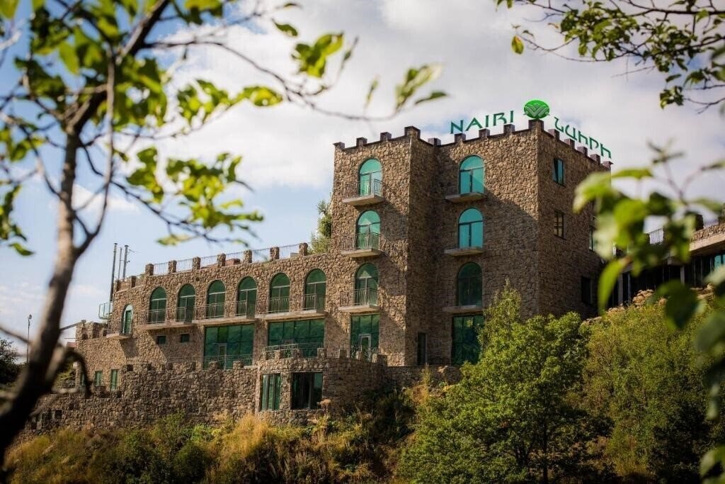 Отель Nairi Hotel 3*