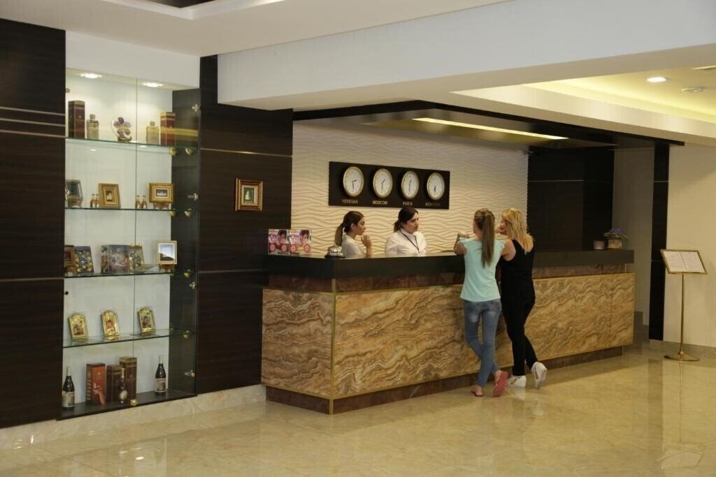 Отель Shirak Hotel 3*