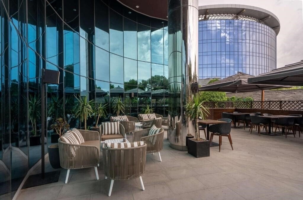 Отель Double Tree By Hilton 5*