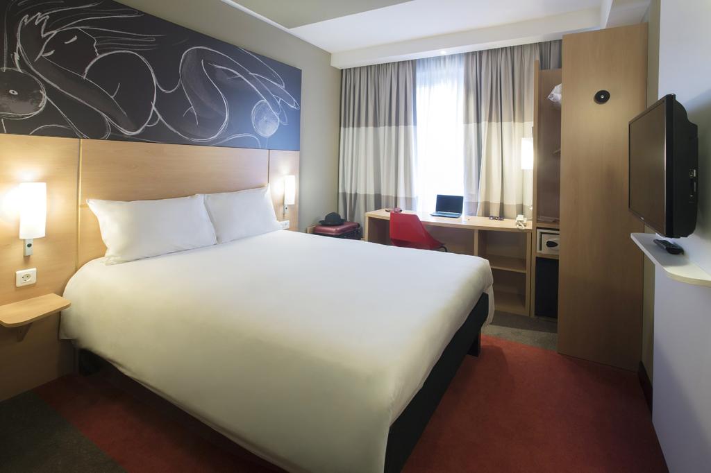 Готель Ibis Yerevan 3*
