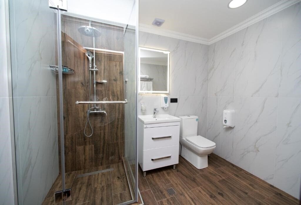 Фотографія 14th Floor Hotel 3*