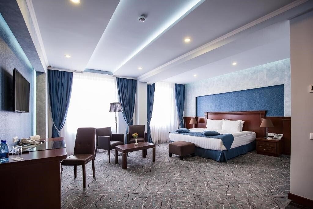 Фотография Central 4*