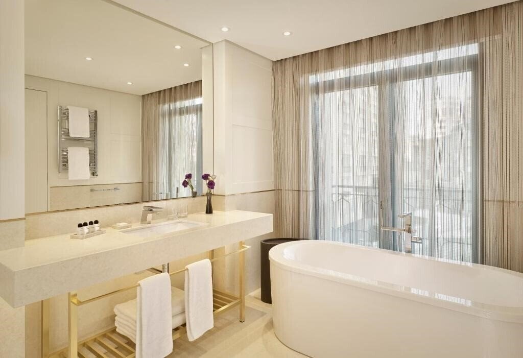 Фотография The Alexander, A Luxury Collection Hotel 5*