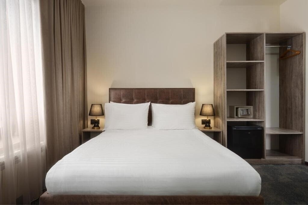 Готель Elysium Gallery Hotel 3*