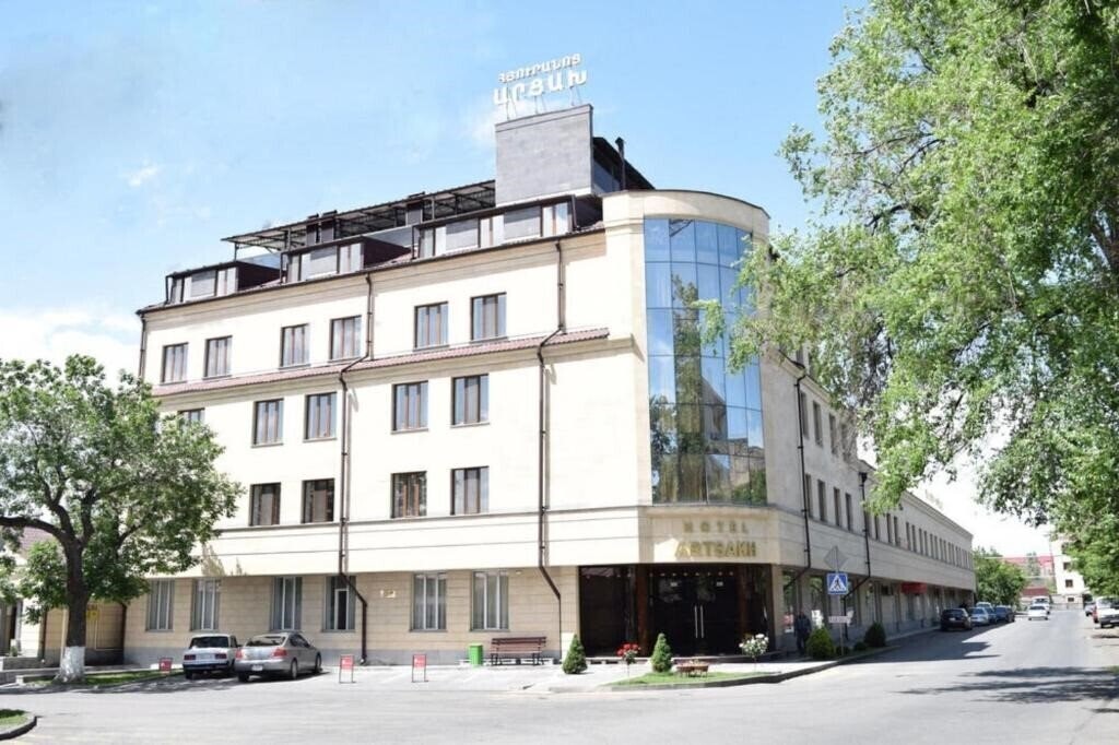 Готель Artsakh Hotel 3*