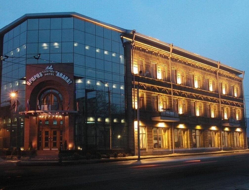 Готель Ararat Hotel Yerevan 4*