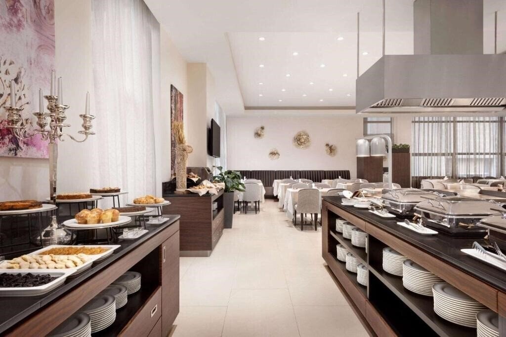 Изображение Ramada By Wyndham Hotel & Suites Yerevan 4*
