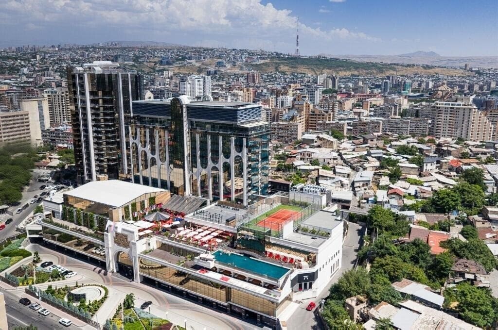 Отель Seven Visions Hotel & Places, The Dvin  Deluxe 5*