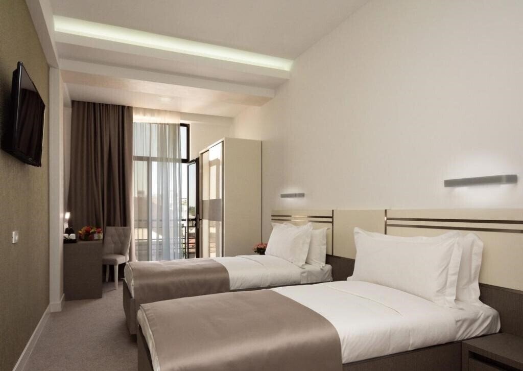 Фото Dave Hotel Yerevan 4*