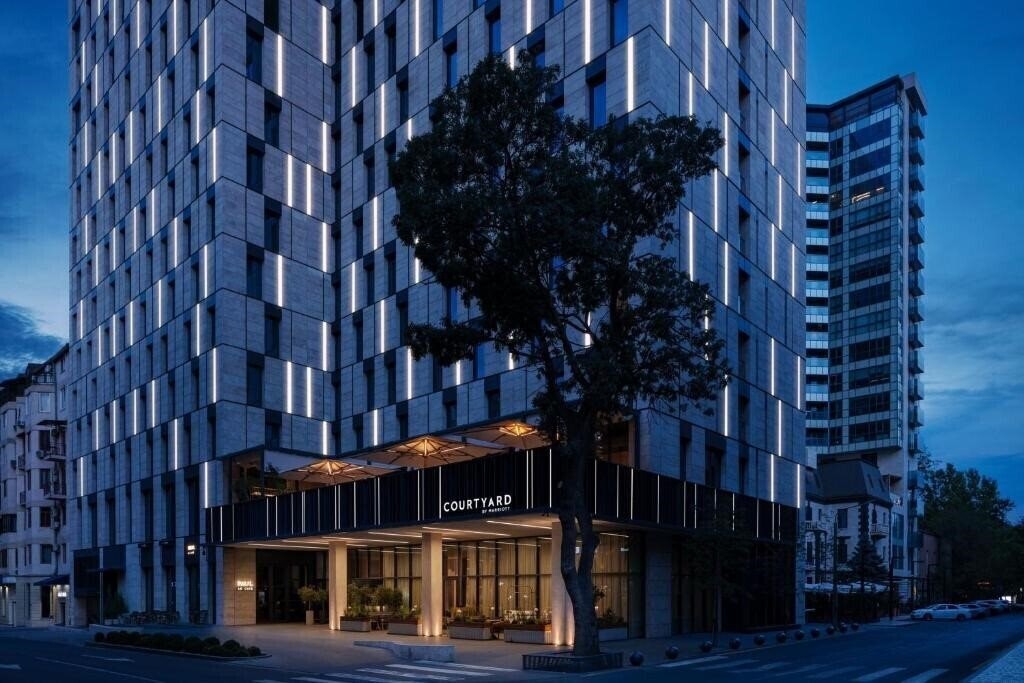 Готель Courtyard by Marriott Yerevan 4*