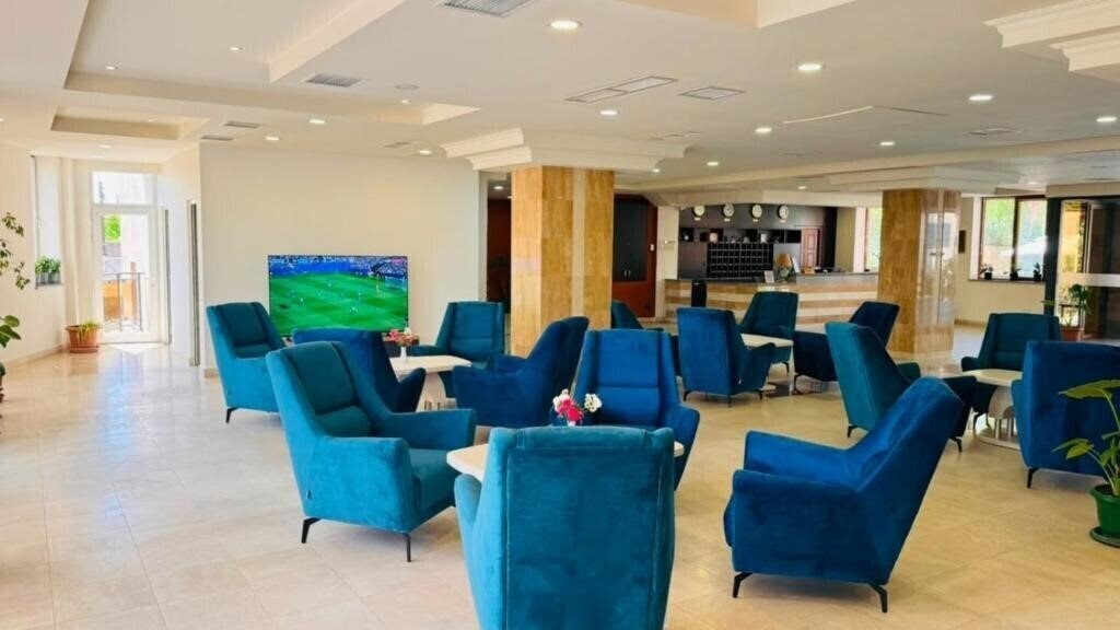 Фотография C Hotel Yerevan 4*