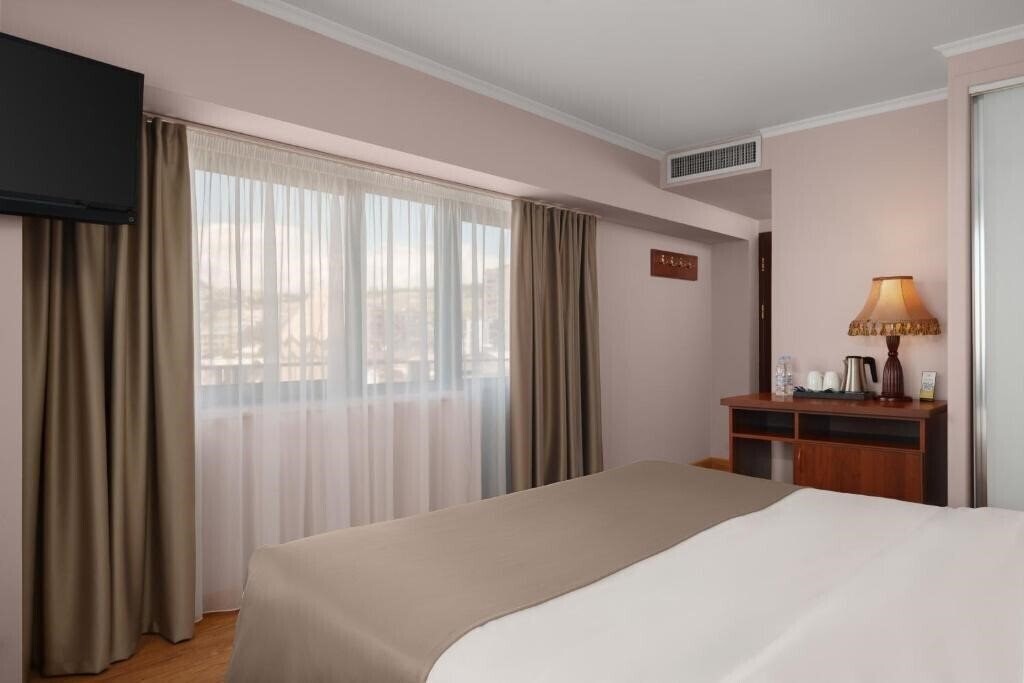 Фото Ani Plaza 4*