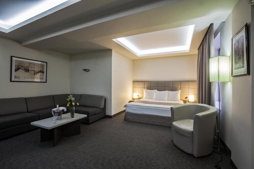 Фото Aviatrans Hotel 4*