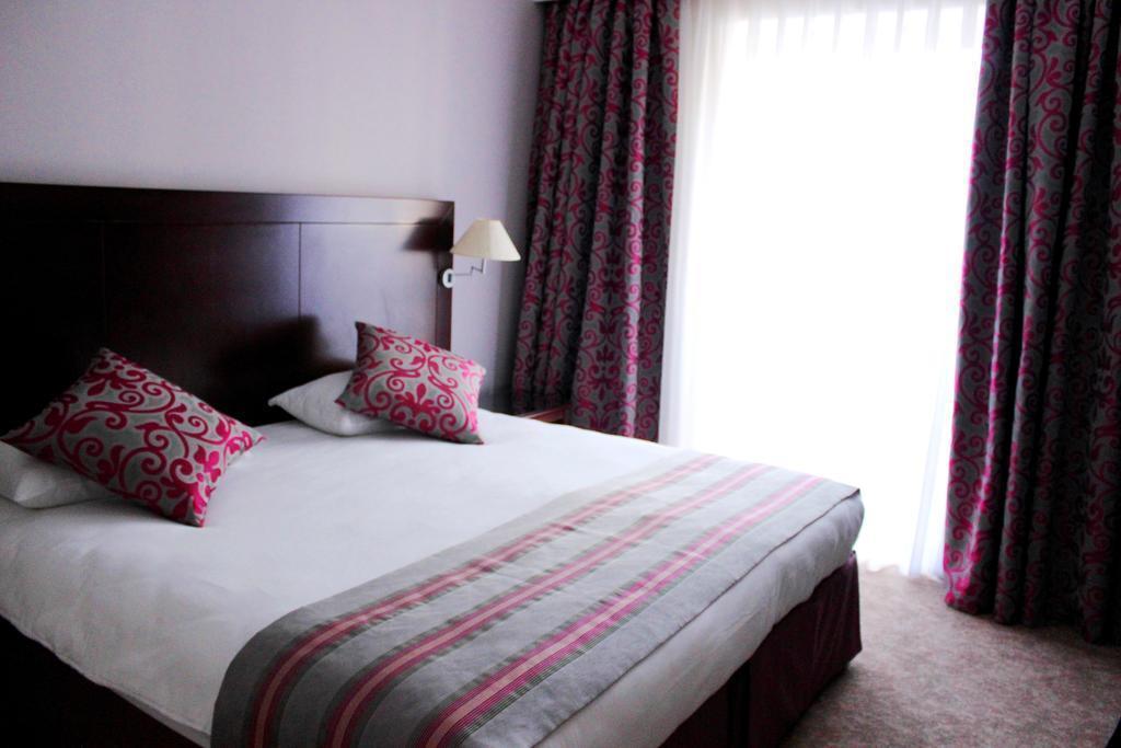 Готель Europe Hotel 4*