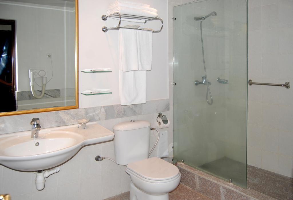 Фото Regineh Hotel 3*