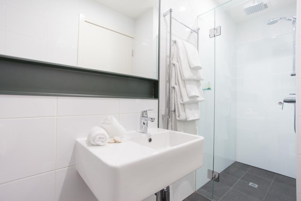 Фотографія Abode By Easystay 4*