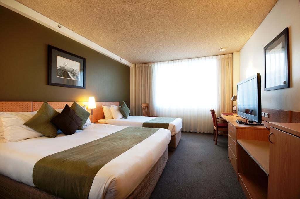 Фотографія Crossley 4*