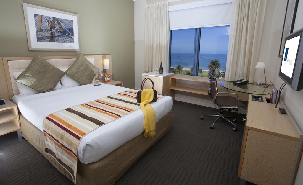 Фотографія Novotel Melbourne St Kilda 4*