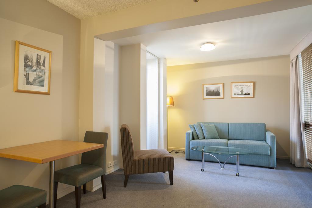 Фотографія Quality Downtowner On Lygon 4*