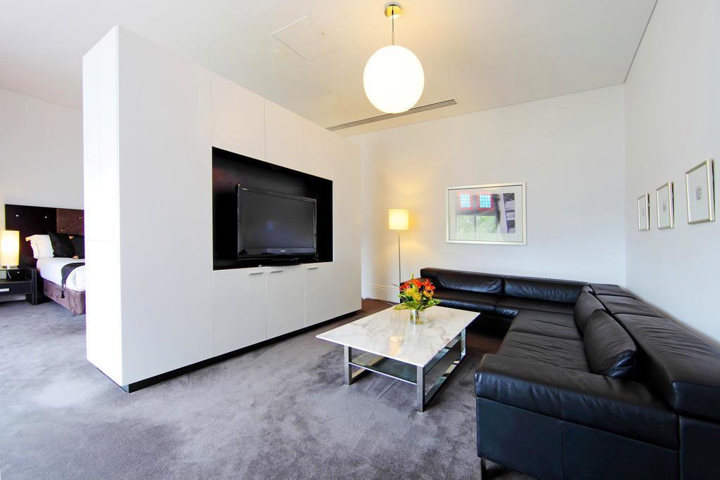 Готель Seasons Heritage Melbourne 4*