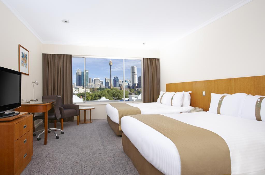 Отель Holiday Inn Potts Point 4*