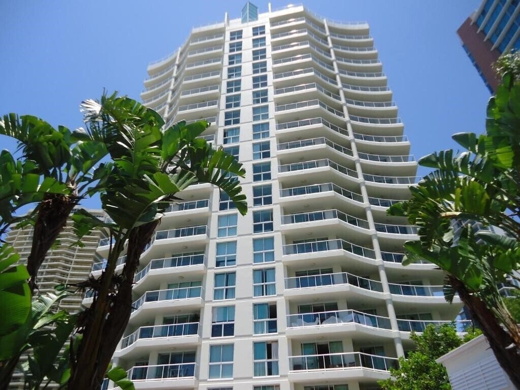 Фотография The Crest Hotel 3*