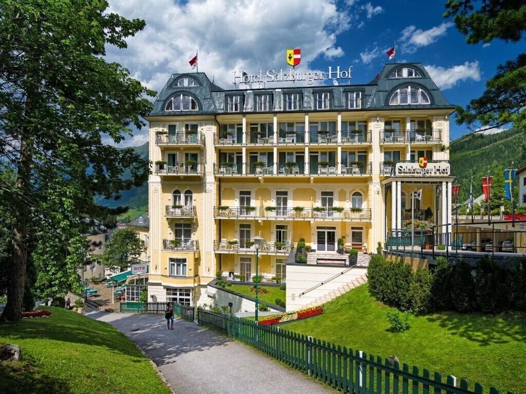 Готель Salzburgerhof 4*