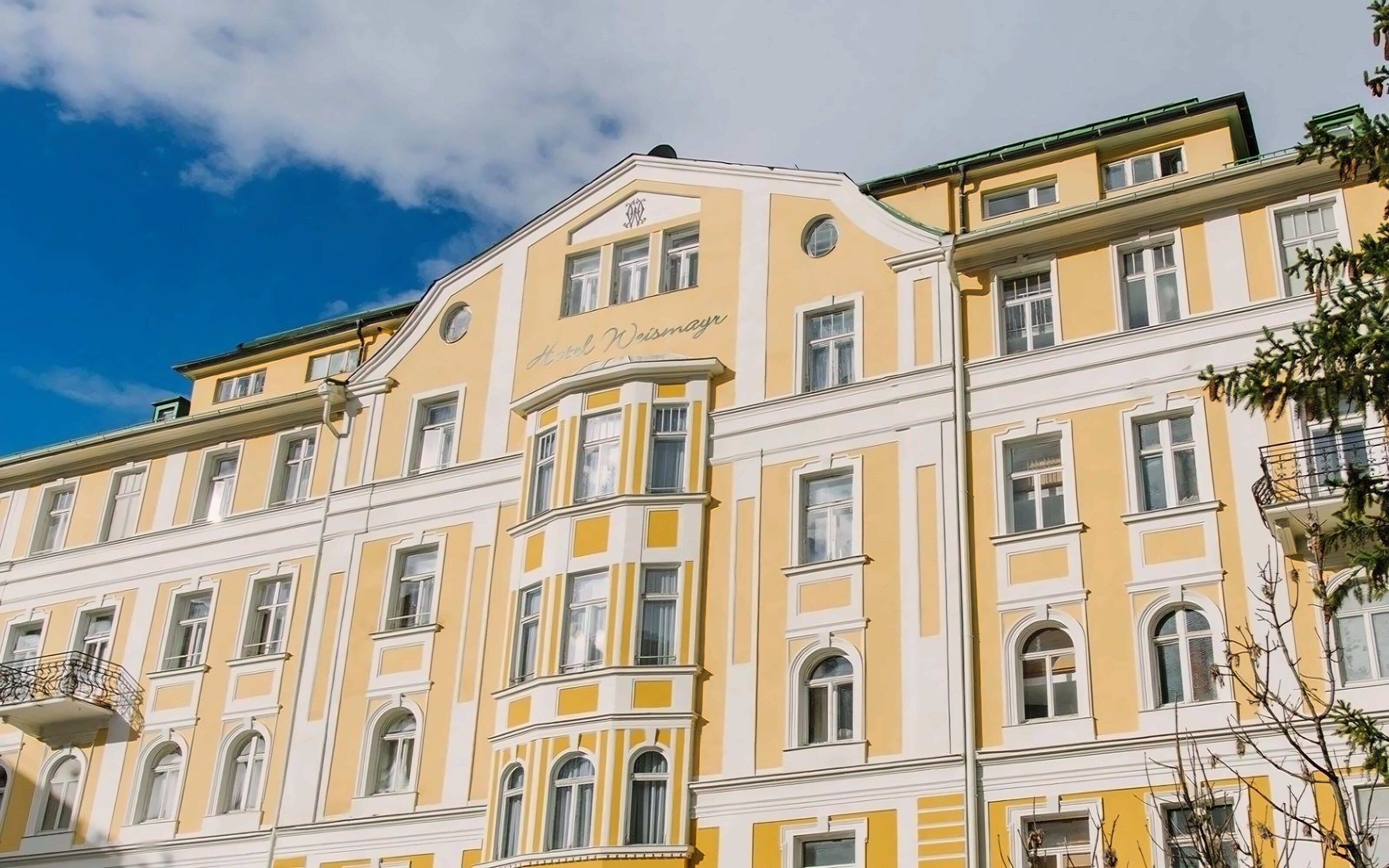 Отель Hotel Weismayr 4*