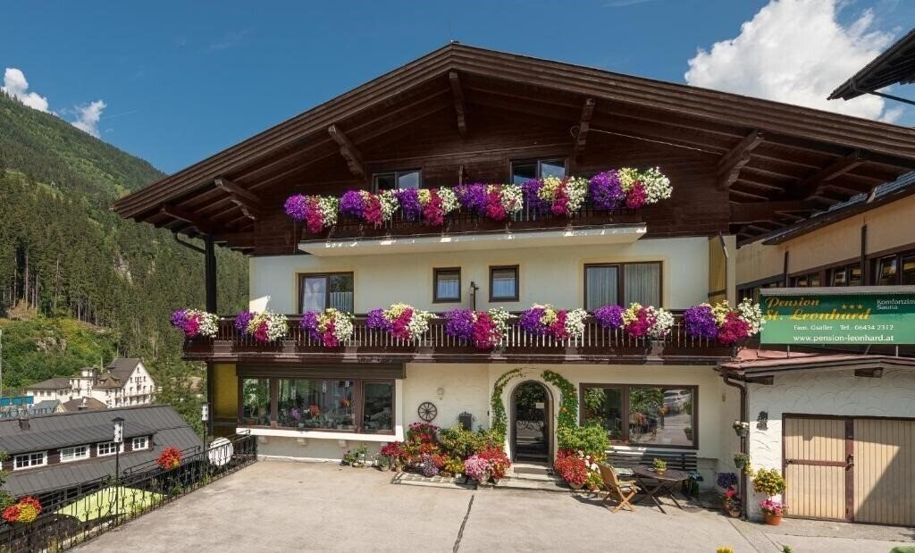 Готель Hotel Kurhaus St. Leonhard 3*