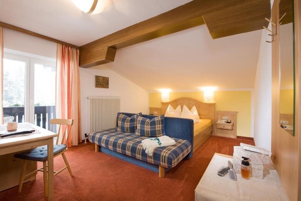 Фото Hotel Kurhaus St. Leonhard 3*